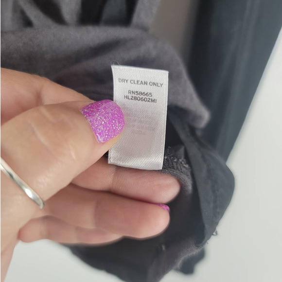 Trouve Top Tee Size M Scoop Neck Long Sleeve Pullover Colorblock Black Gray - Picture 5 of 5